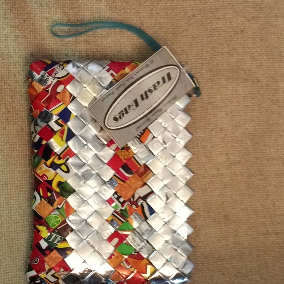 Brand new clutch, tags still on - Picture 1 of 3